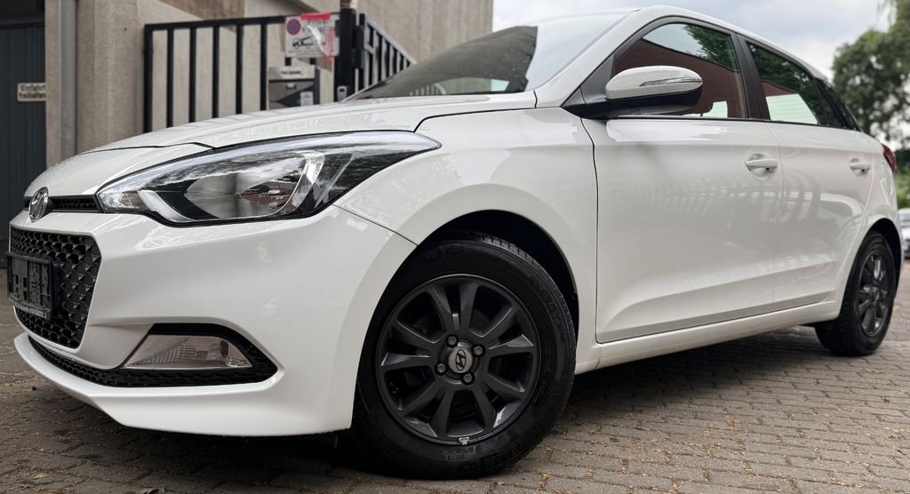 Hyundai i20 61.000 km 8.990 &euro; Duisburg 47166