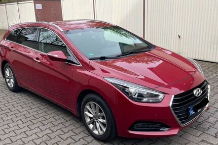 Hyundai i40 109.000 km 8.500 &euro; Duisburg 47166