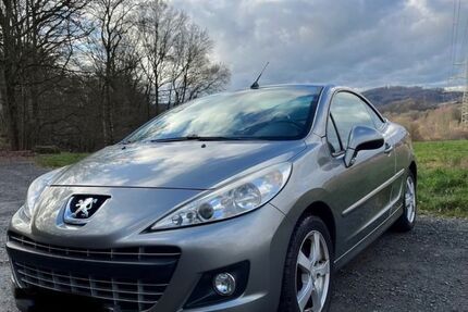 Peugeot 207 161.000 km 3.600 &euro; Oberhausen 46049