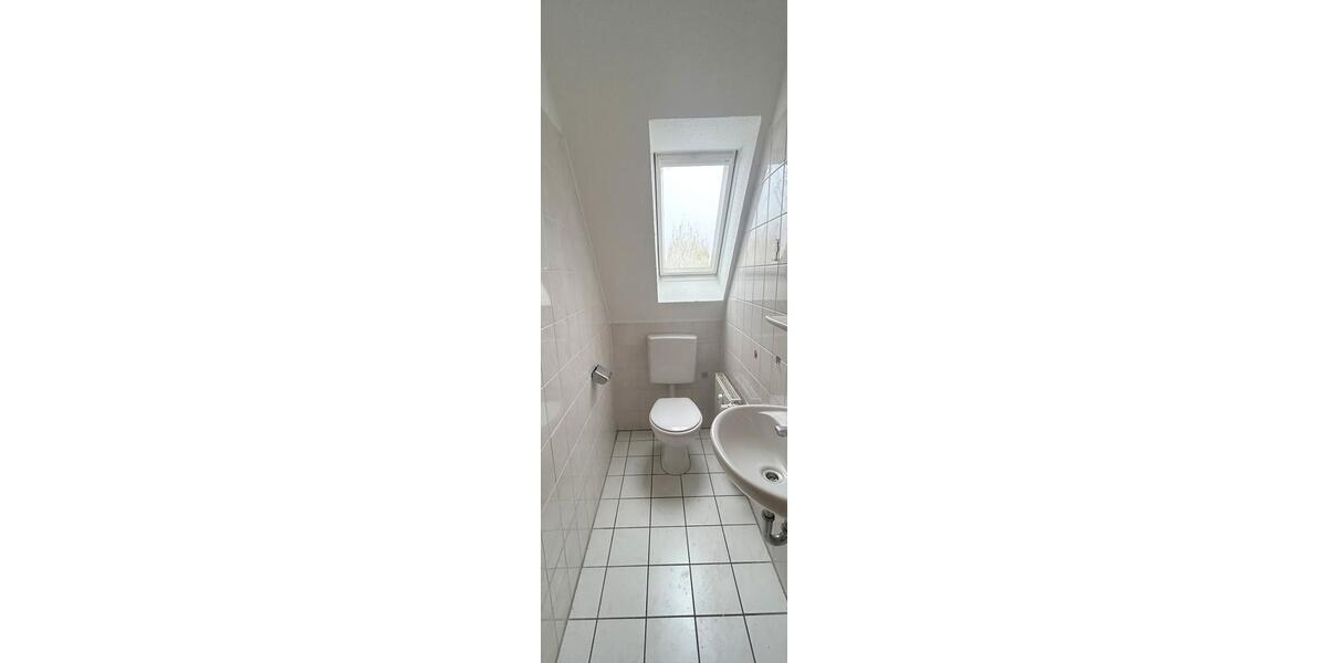 Dachgeschoßwohnung Duisburg Walsum - 3.5 Zimmer, 70 m&sup2;, 410&euro; | Angebot:22693071