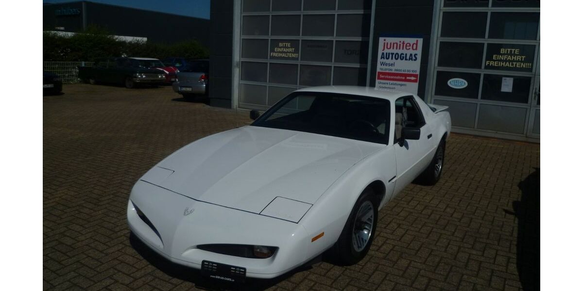 Pontiac Firebird 200.900 km 13.750 &euro; Wesel 46485