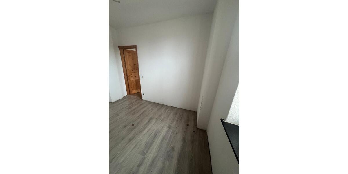 Etagenwohnung Duisburg Hamborn - 1 Zimmer, 75 m&sup2;, 850&euro; | Angebot:25261439