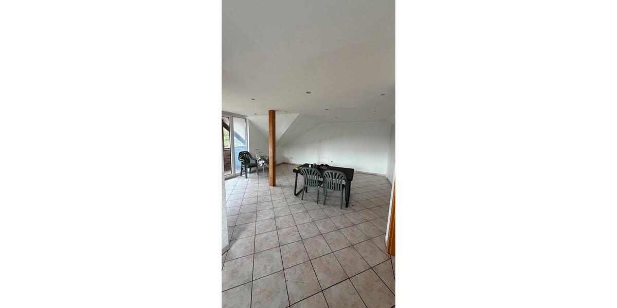 Dachgeschoßwohnung Oberhausen Schmachtendorf - 3.5 Zimmer, 95 m&sup2;, 1.200&euro; | Angebot:26603573