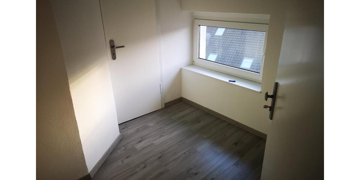 Maisonettenwohnung Duisburg Rheinhausen - 4 Zimmer, 120 m&sup2;, 1.100&euro; | Angebot:26063741
