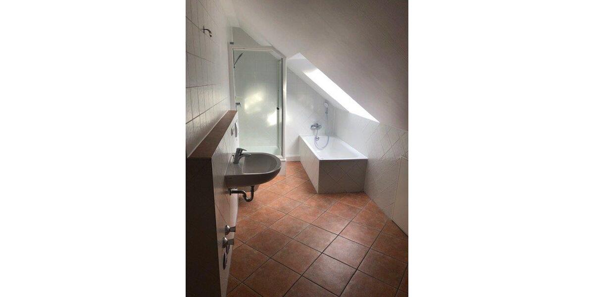 Dachgeschoßwohnung Neukirchen-Vluyn Vluyn - 3 Zimmer, 100 m&sup2;, 1.240&euro; | Angebot:26386911