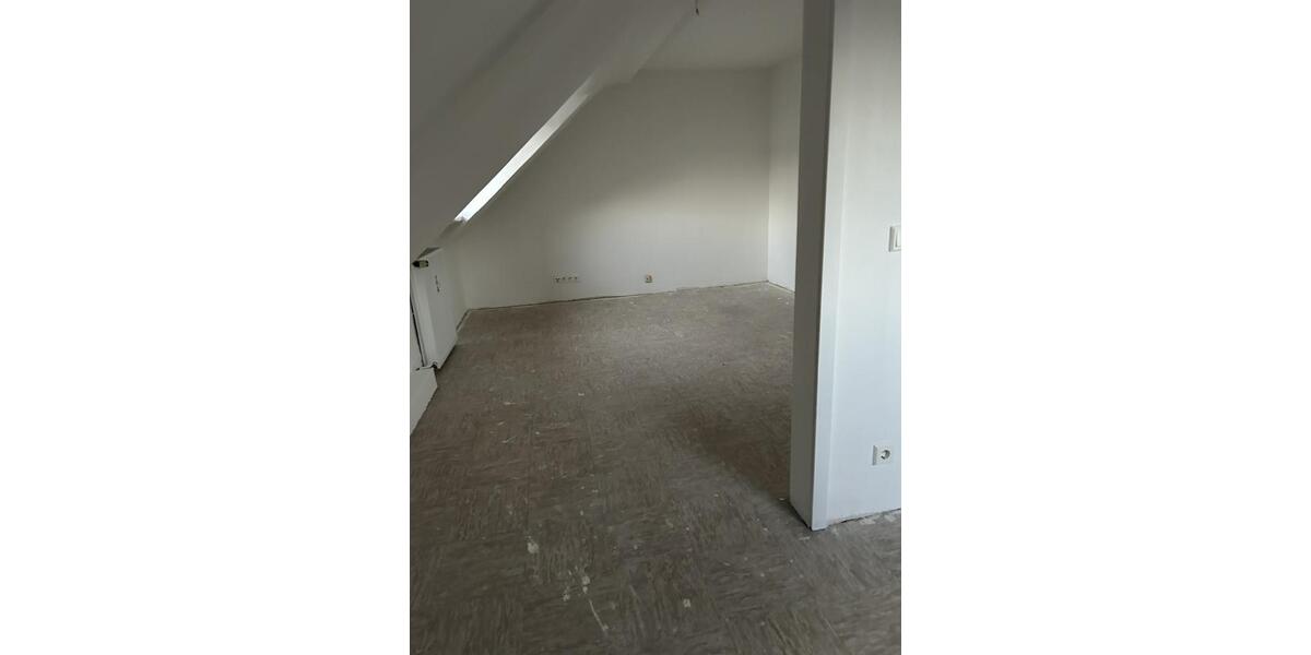 Dachgeschoßwohnung Duisburg Walsum - 2.5 Zimmer, 70 m&sup2;, 473&euro; | Angebot:23282116