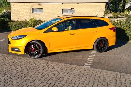 Ford Focus 89.000 km 17.800 &euro; neukirchen-vluyn 47506