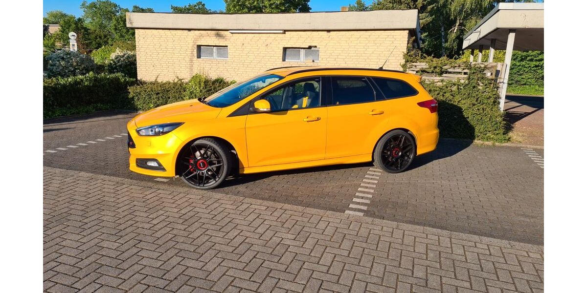 Ford Focus 89.000 km 17.800 &euro; neukirchen-vluyn 47506