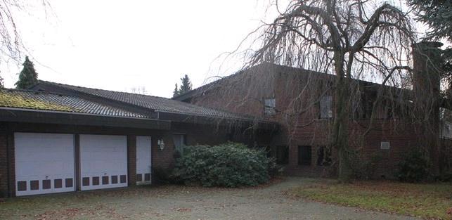 Villa Kerken - 12 Zimmer, 442 m&sup2;, 3.300&euro; | Angebot:25384163