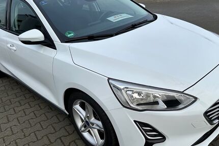 Ford Focus 62.000 km 11.799 &euro; Kevelaer 47623