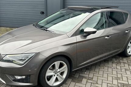 Seat Leon 68.540 km 12.490 &euro; Dinslaken 46537