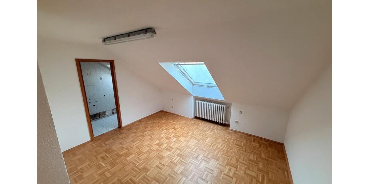 Dachgeschoßwohnung Duisburg Ruhrort - 3.5 Zimmer, 87 m&sup2;, 900&euro; | Angebot:25378647