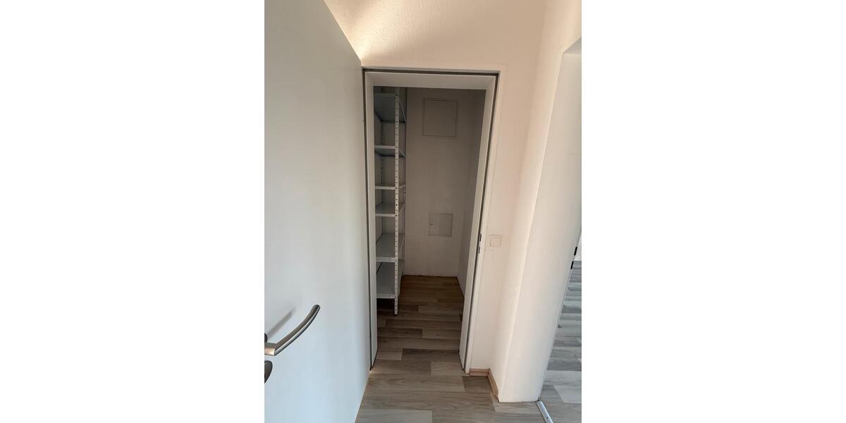 Erdgeschoßwohnung Wesel - 1 Zimmer, 107 m&sup2;, 1.500&euro; | Angebot:24831848