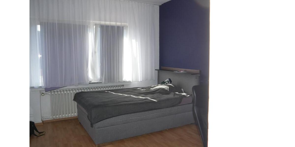 Etagenwohnung Duisburg Mittelmeiderich - 4 Zimmer, 100 m&sup2;, 798&euro; | Angebot:25754033