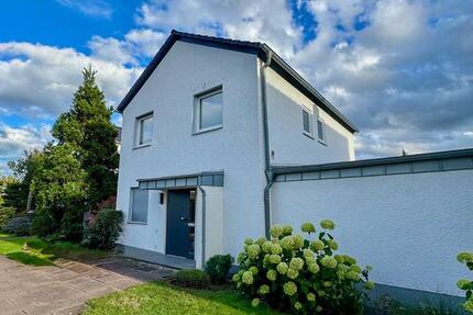 Haus Voerde (Niederrhein) - 4.5 Zimmer, 130 m&sup2;, 1.500&euro; | Angebot:24833347