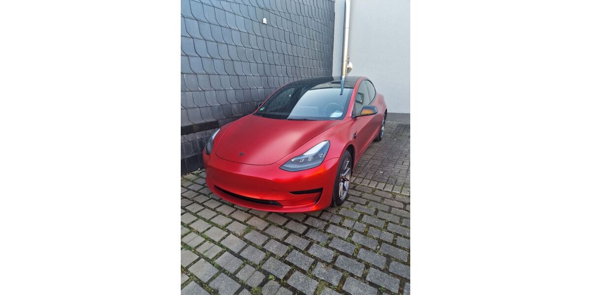 Tesla Model 3 83.000 km 21.900 &euro; Duisburg 47138