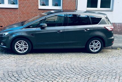 Ford S-Max 225.000 km 10.400 &euro; Duisburg 47137
