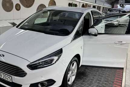 Ford S-Max 121.550 km 18.799 &euro; Duisburg 47053