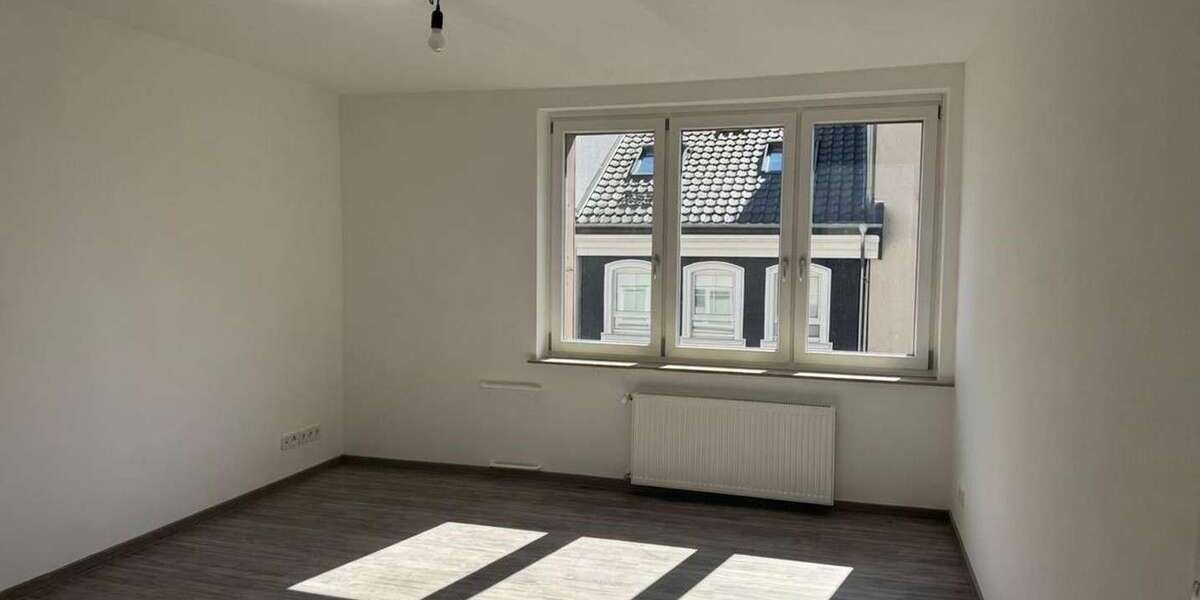 Etagenwohnung Duisburg - 4 Zimmer, 120 m&sup2;, 1.130&euro; | Angebot:26460450