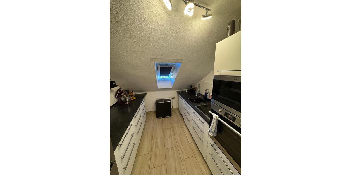 Dachgeschoßwohnung Duisburg Essenberg - 3 Zimmer, 68 m&sup2;, 760&euro; | Angebot:25857292