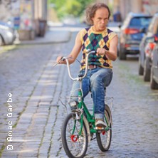 Olaf Schubert & seine Freunde - Jetzt oder now! 17.04.2027 Stadthalle Vennehof