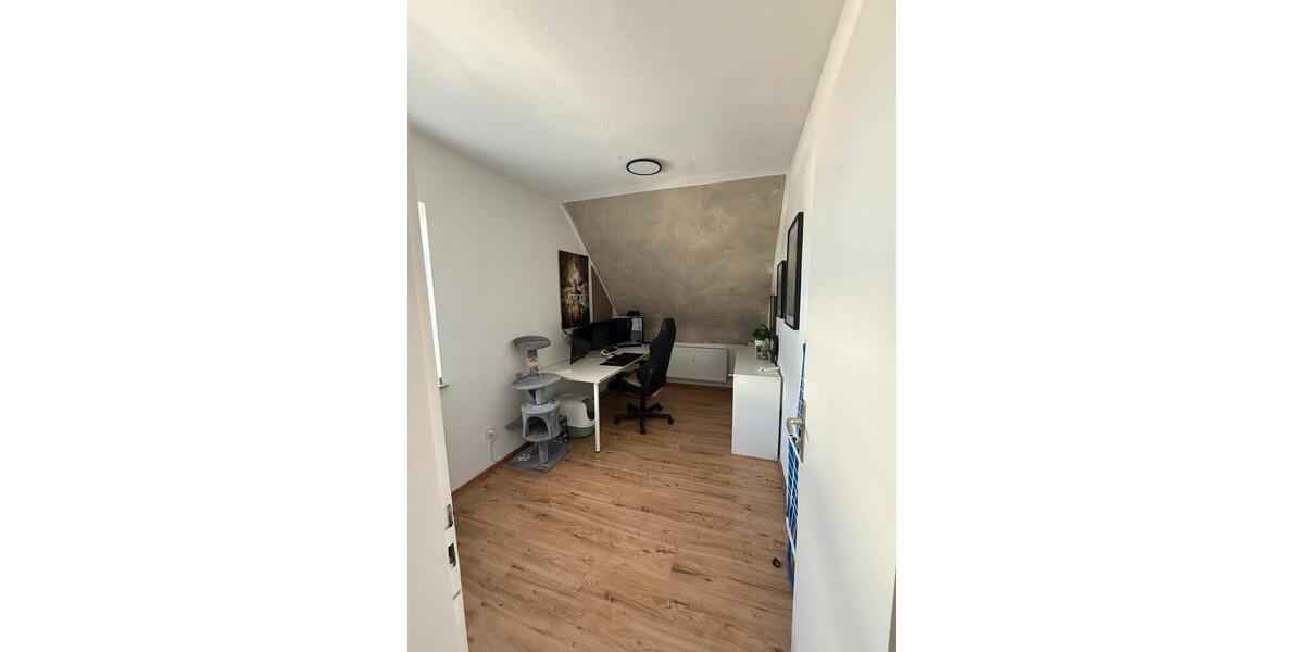 Dachgeschoßwohnung Gladbeck - 4.5 Zimmer, 83 m&sup2;, 750&euro; | Angebot:25988582