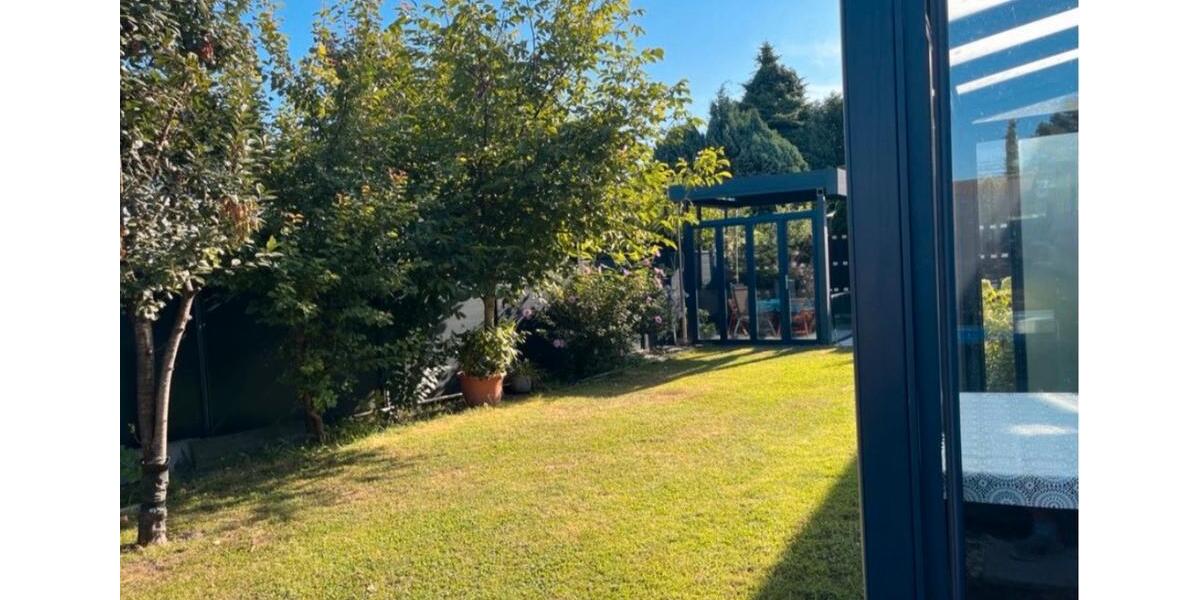 Bungalow Duisburg Hochheide - 3 Zimmer, 106 m&sup2;, 1.900&euro; | Angebot:25396682