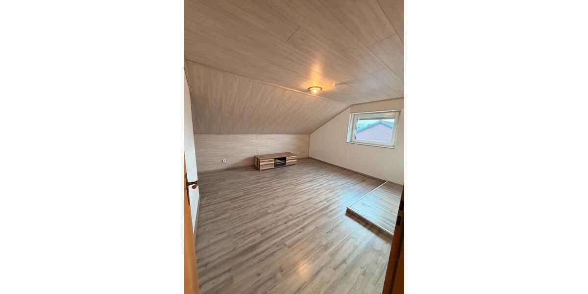 Dachgeschoßwohnung Bocholt - 2 Zimmer, 60 m&sup2;, 430&euro; | Angebot:25500886