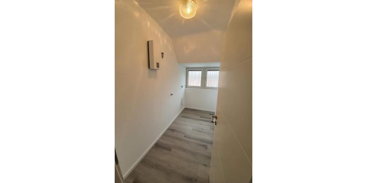 Etagenwohnung Moers Rheinkamp - 3 Zimmer, 81 m&sup2;, 700&euro; | Angebot:25874674