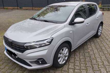 Dacia Sandero 76.000 km 11.999 &euro; duisburg 47179