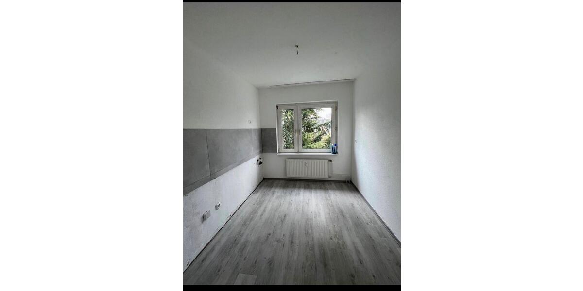Dachgeschoßwohnung Duisburg Rheinhausen - 2.5 Zimmer, 56 m&sup2;, 690&euro; | Angebot:25173112