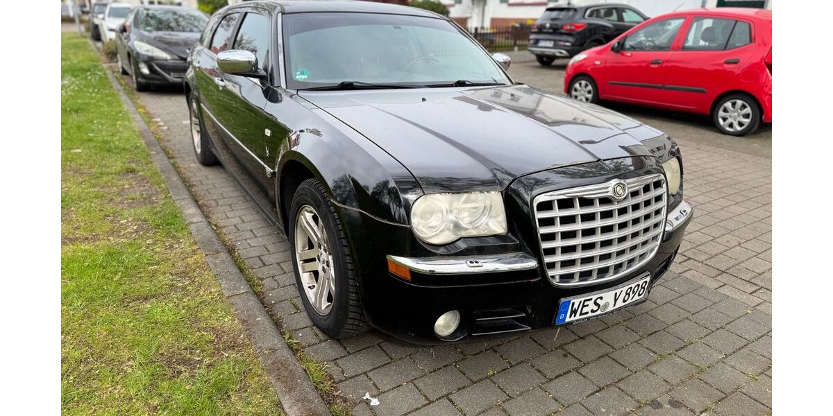 Chrysler 300C 225.000 km 2.200 &euro; Kamp-Lintfort 47475
