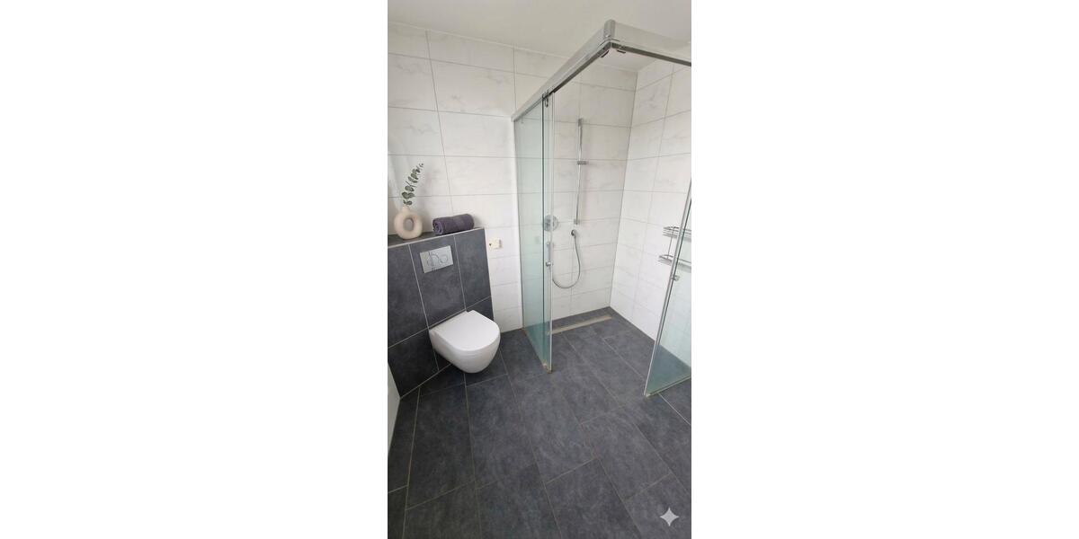 Einfamilienhaus Wesel - 8 Zimmer, 200 m&sup2;, 2.950&euro; | Angebot:26595947