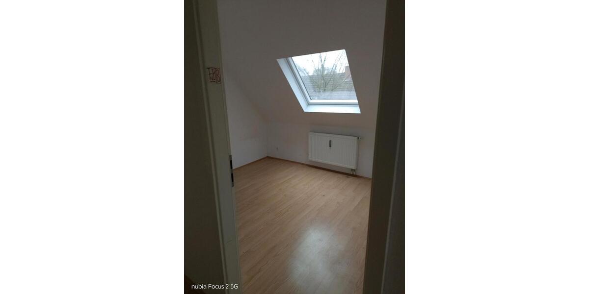 Dachgeschoßwohnung Dinslaken Hiesfeld - 2 Zimmer, 60 m&sup2;, 850&euro; | Angebot:25538873