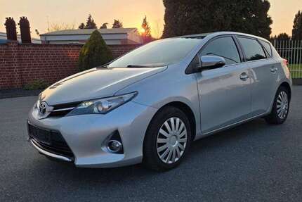 Toyota Auris 130.000 km 7.990 &euro; Dinslaken 46535