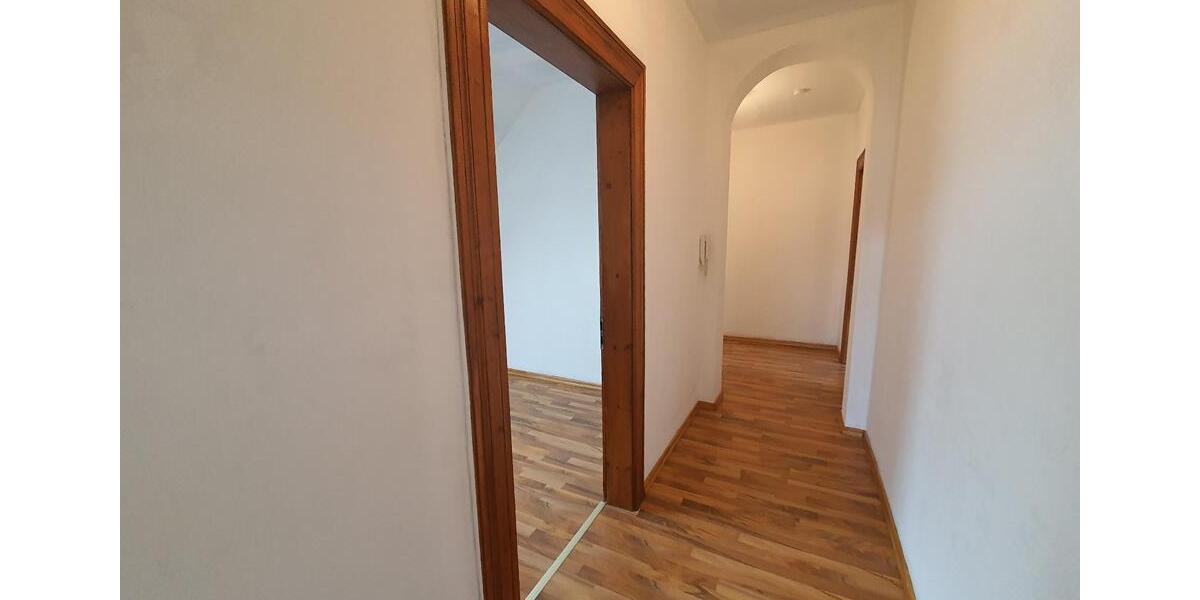 Dachgeschoßwohnung Duisburg Mittelmeiderich - 3 Zimmer, 95 m&sup2;, 700&euro; | Angebot:26614530