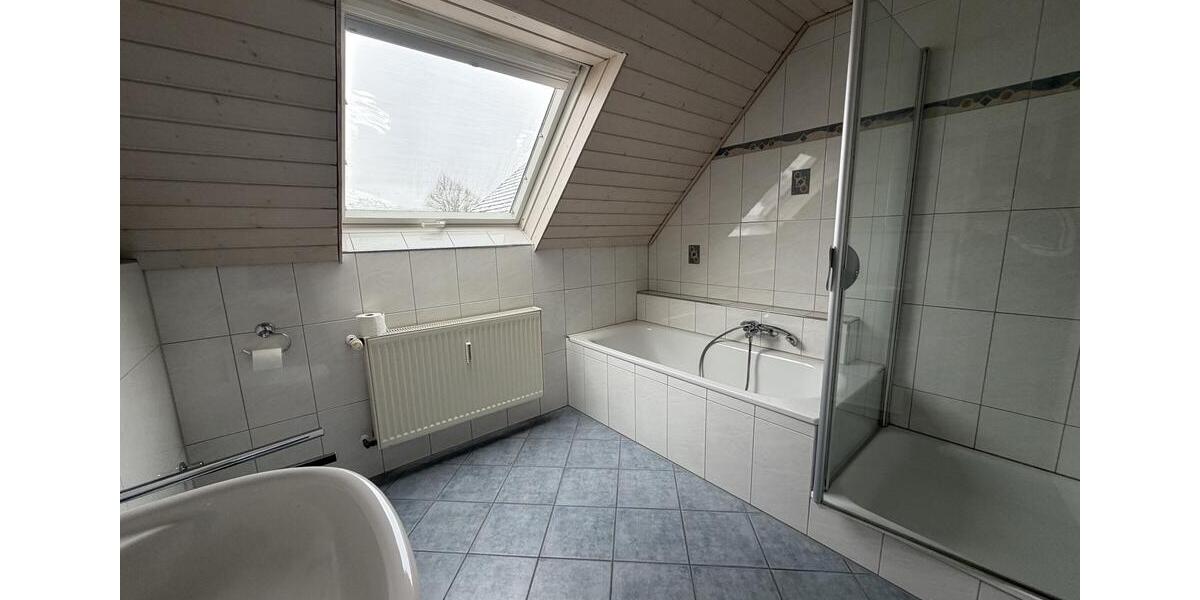 Dachgeschoßwohnung Rhede - 3 Zimmer, 90 m&sup2;, 795&euro; | Angebot:23650227