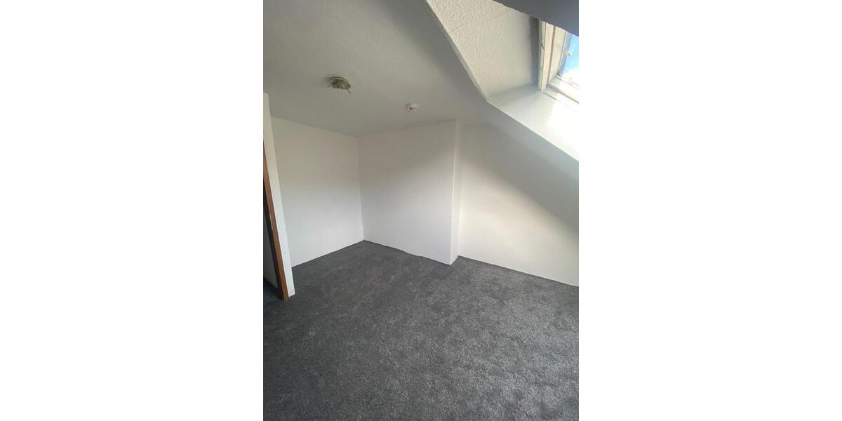 Dachgeschoßwohnung Duisburg Duisburg-Mitte - 2 Zimmer, 65 m&sup2;, 450&euro; | Angebot:25052498