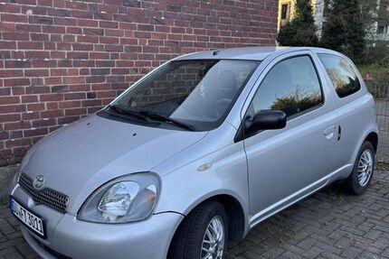Toyota Yaris 103.000 km 2.200 &euro; Duisburg 47139