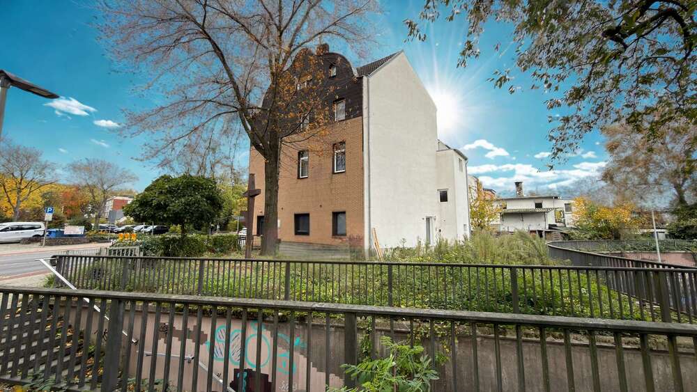 Modernisiertes 3-Parteienhaus mit Maisonette und Gartenanteil nahe Centro - Mehrfamilienhaus, Wohnhaus Oberhausen Osterfeld | Angebot:26523102