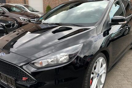 Ford Focus 92.000 km 19.690 &euro; Moers 47443