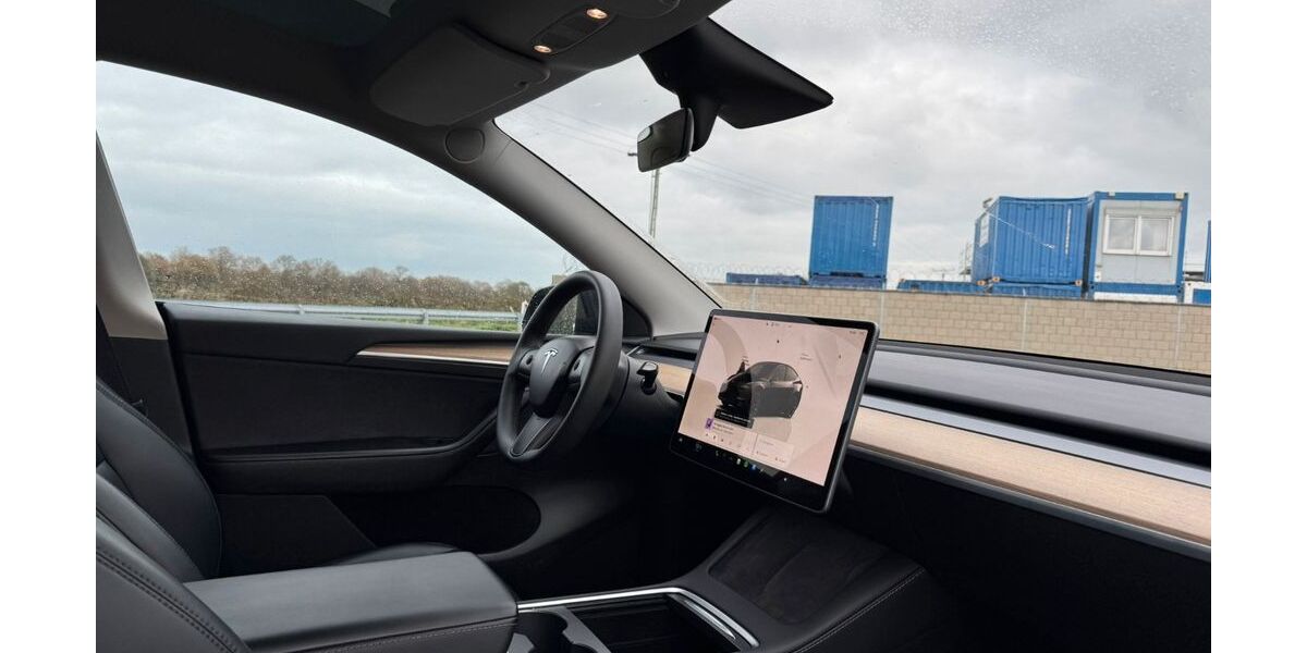 Tesla Model Y 69.900 km 31.990 &euro; Hünxe 46569