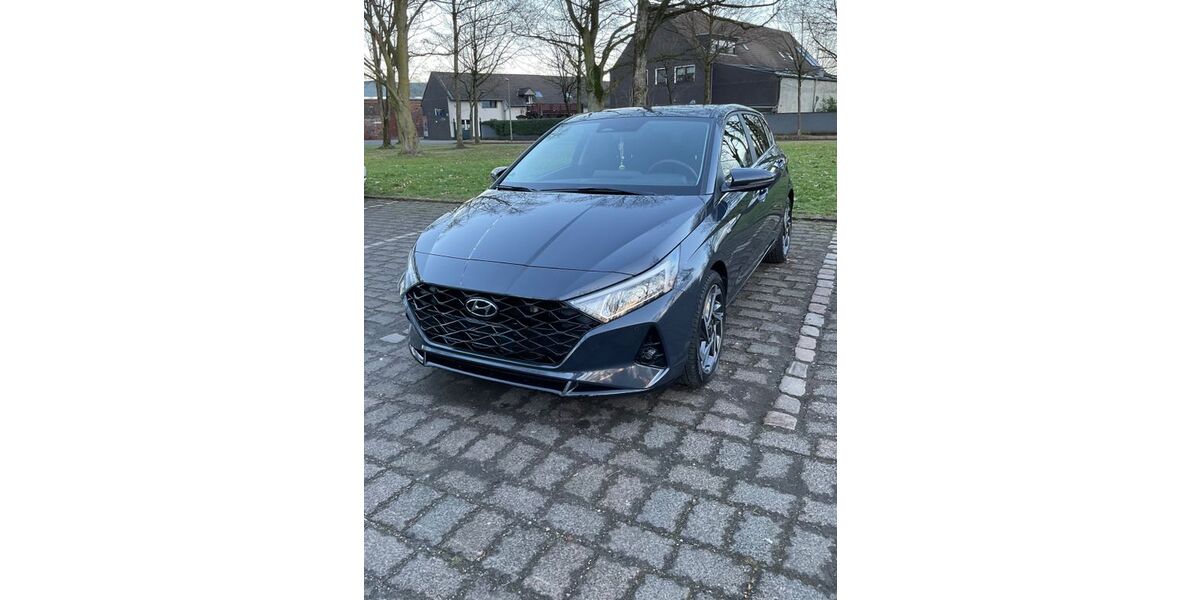 Hyundai i20 33.270 km 17.899 &euro; Duisburg 47249