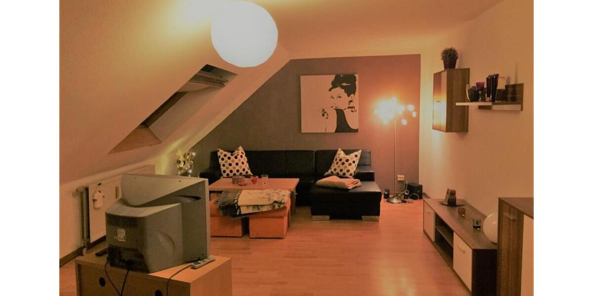 Dachgeschoßwohnung Duisburg Mittelmeiderich - 2 Zimmer, 45 m&sup2;, 450&euro; | Angebot:25894328