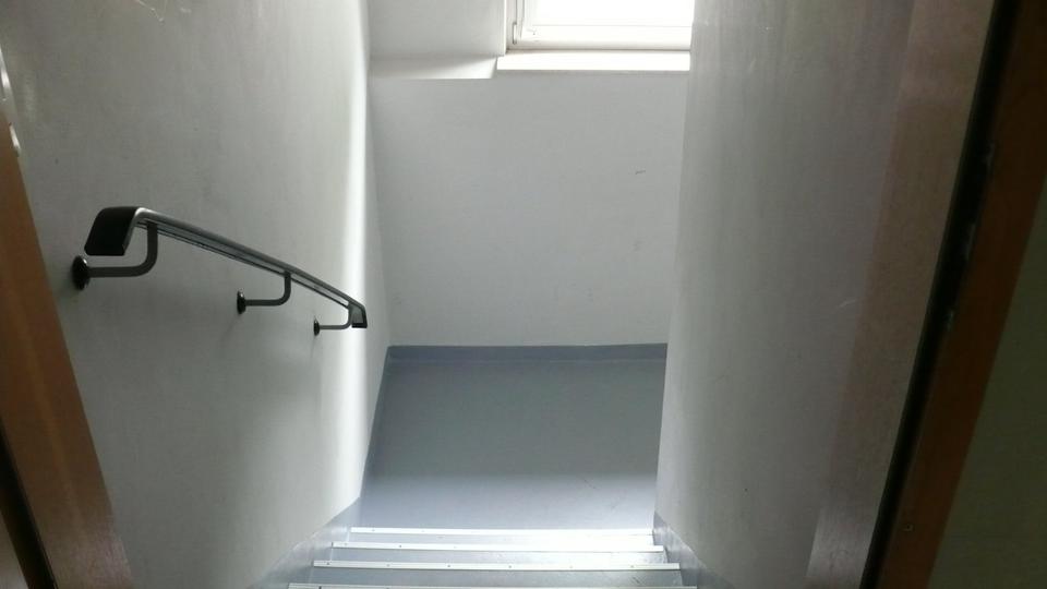 Dachgeschoßwohnung Duisburg Mittelmeiderich - 2 Zimmer, 45 m&sup2;, 450&euro; | Angebot:25894328