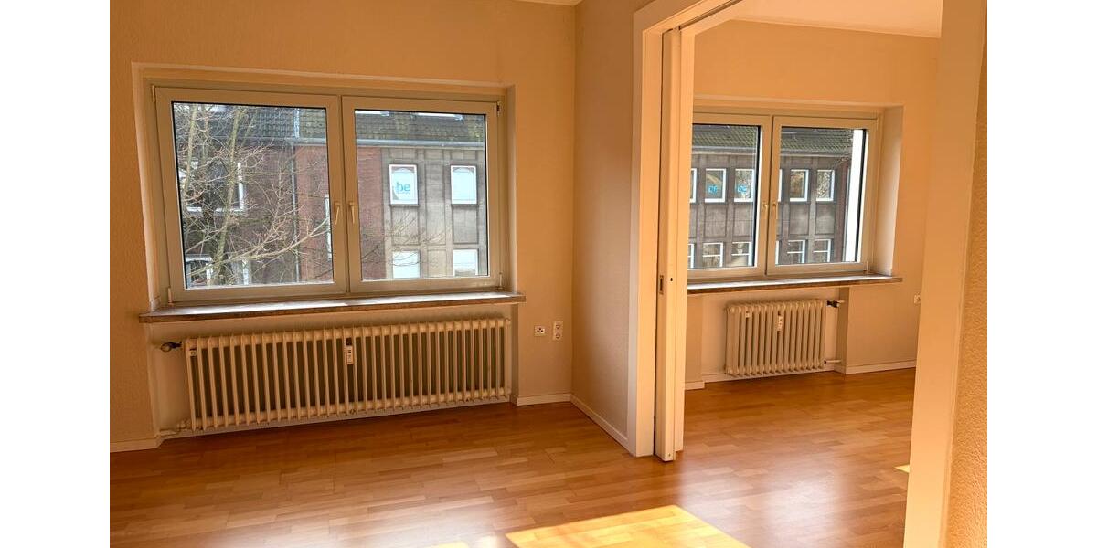 Etagenwohnung Duisburg - 4 Zimmer, 110 m&sup2;, 1.300&euro; | Angebot:25824080