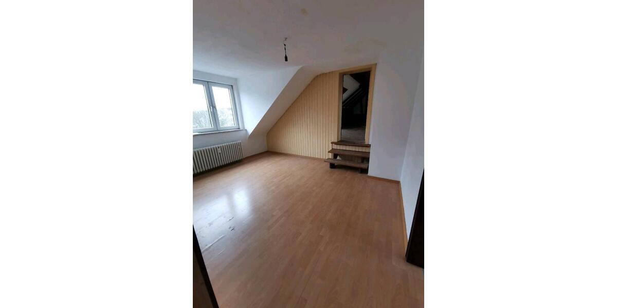 Dachgeschoßwohnung Geldern - 5 Zimmer, 110 m&sup2;, 1.250&euro; | Angebot:26549872