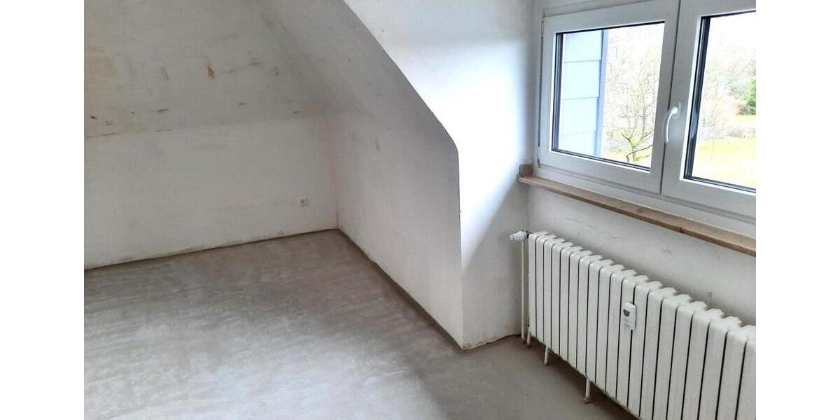 Dachgeschoßwohnung Dinslaken Hiesfeld - 2.5 Zimmer, 45 m&sup2;, 446&euro; | Angebot:25089500