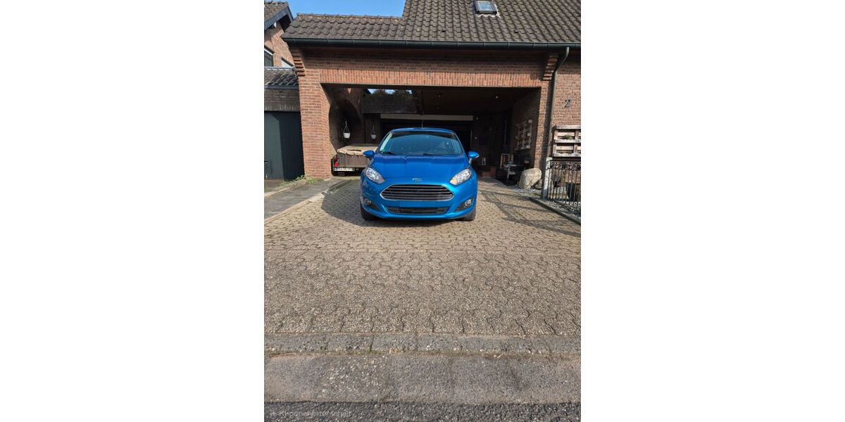 Ford Fiesta 102.729 km 5.950 &euro; Hamminkeln 46499