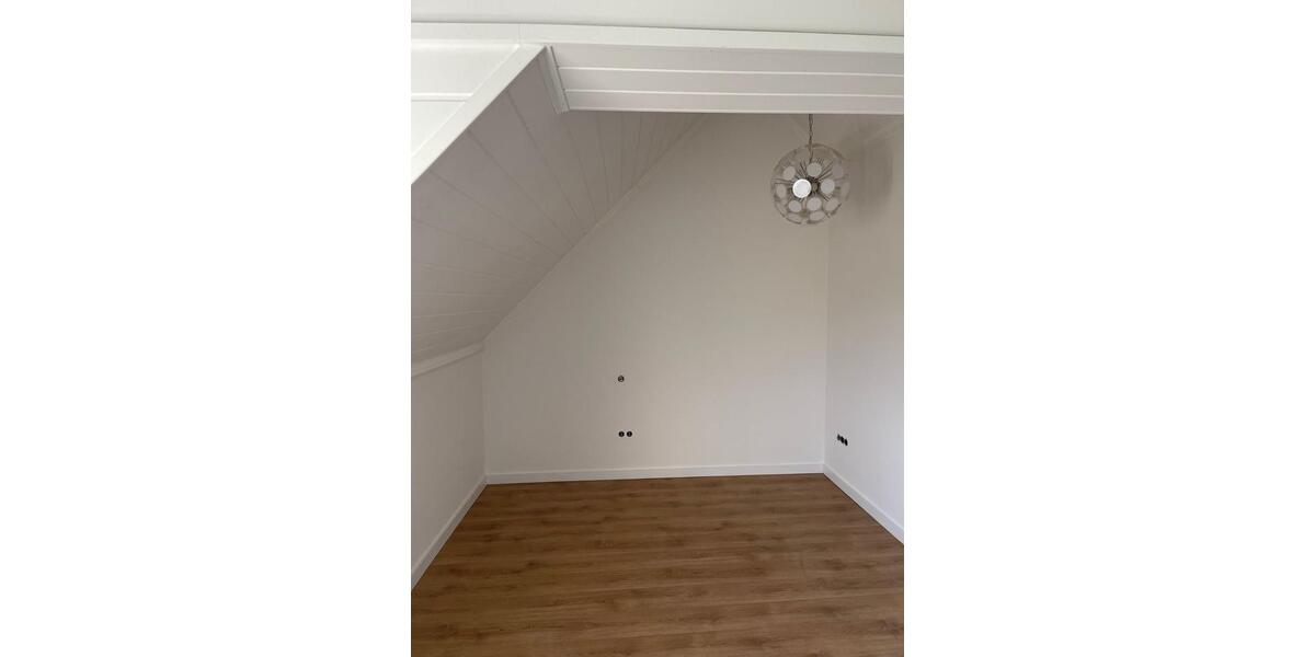 Dachgeschoßwohnung Schermbeck - 3 Zimmer, 75 m&sup2;, 600&euro; | Angebot:25267774